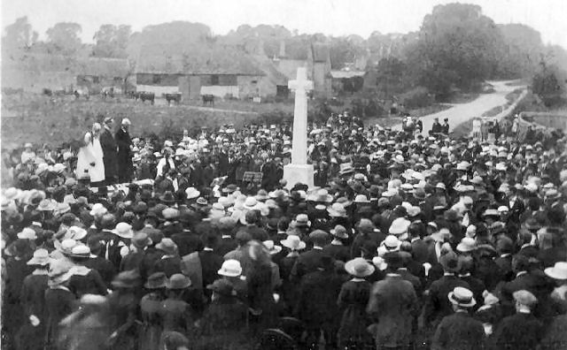 Wootton War Memorial, Bedfordshire,  unveiling in 1922